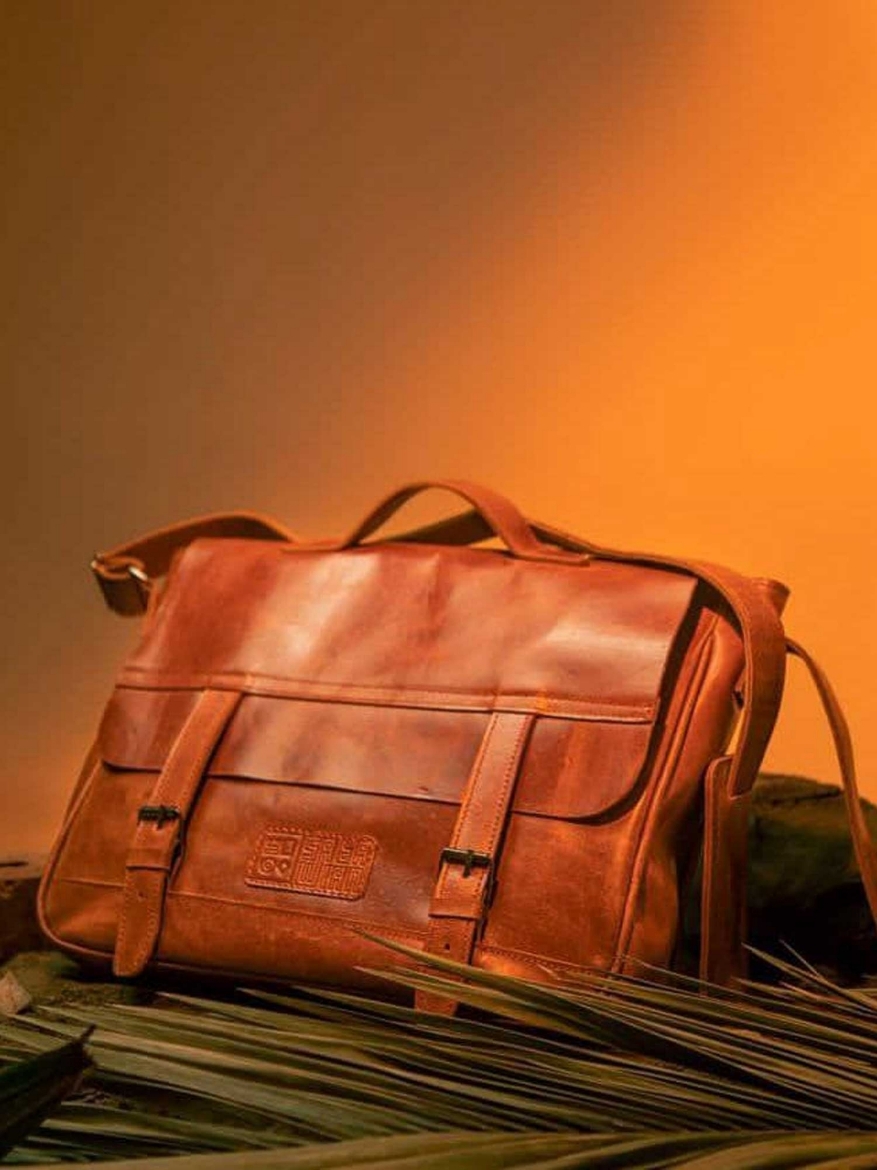 best laptop bags for men​, leather laptop bags for men​, male laptop bag​, laptop bag uae​, branded laptop bags​, laptop bag dubai​, laptop bags for women​