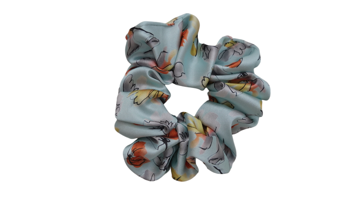 صورة M size silk scrunchie