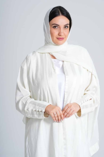 صورة عباية مغربية أنيقة بطابع عصري – تصميم راقٍ للمرأة العصرية