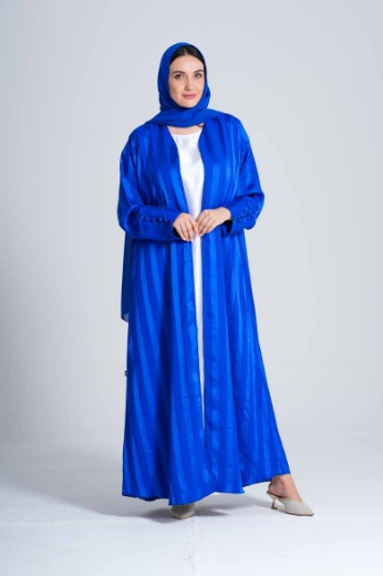 صورة عباية مغربية أنيقة بطابع عصري – تصميم راقٍ للمرأة العصرية