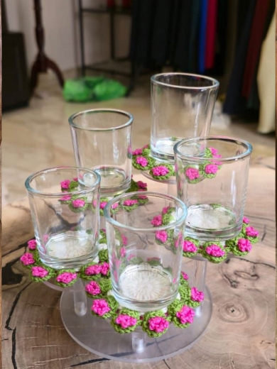 Picture of Coasters for cups/mugs (green and pink)